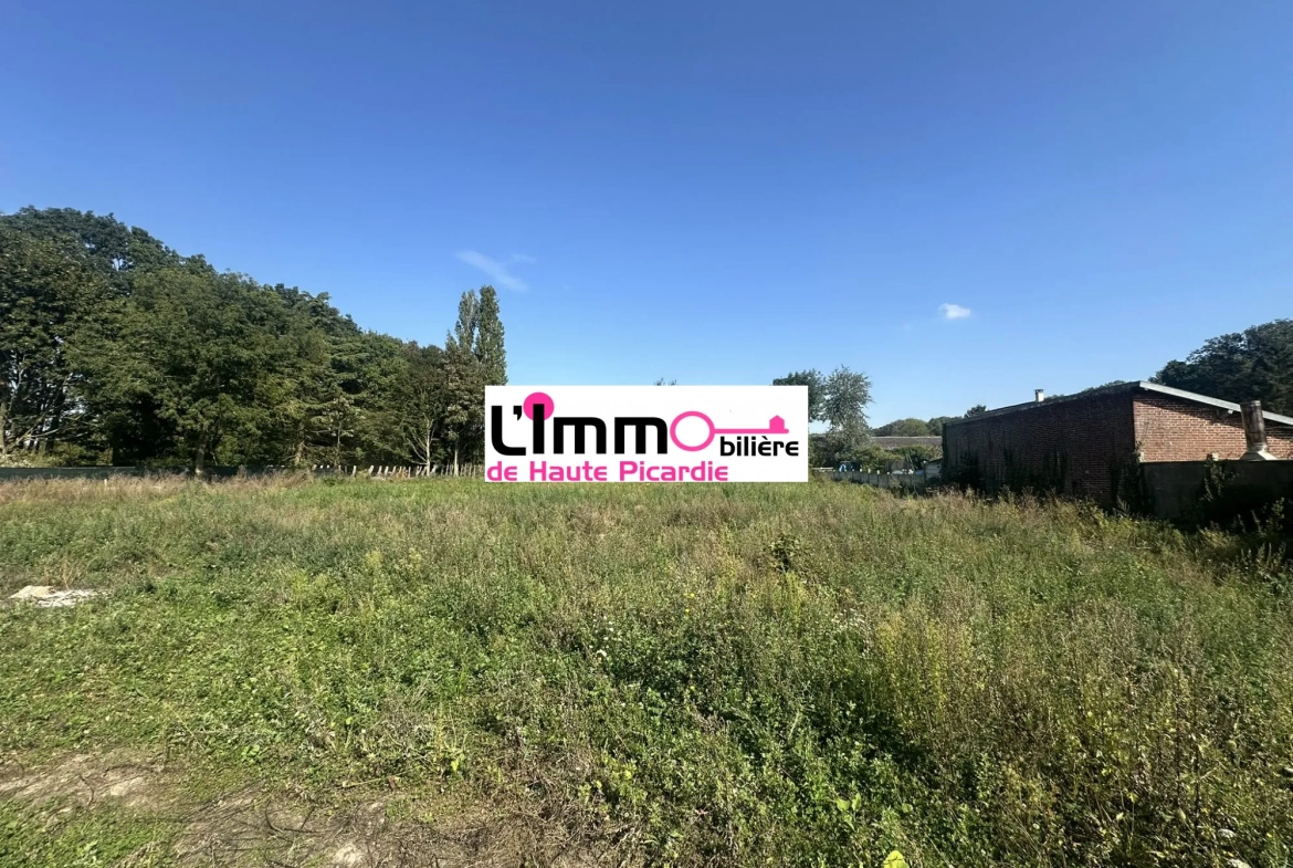 Terrain à vendre à Le Quesnel - Grand terrain constructible de 3000 m² 
