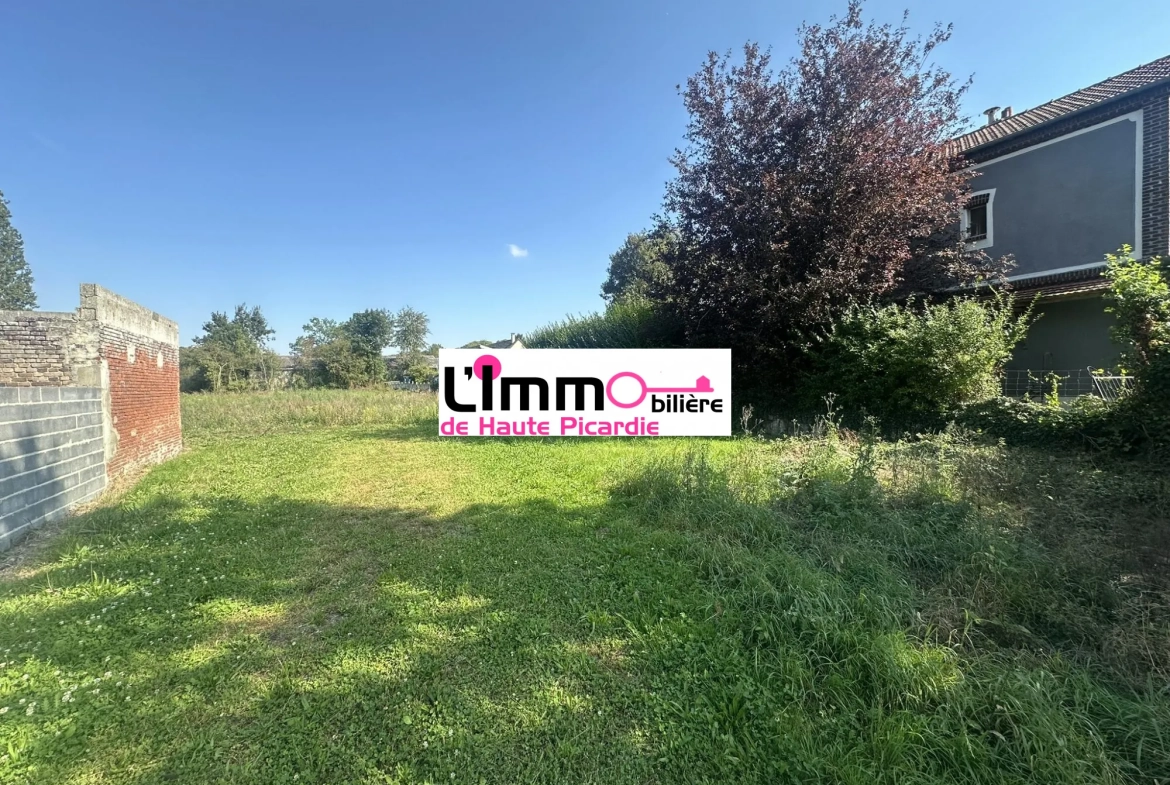 Terrain à vendre à Le Quesnel - Grand terrain constructible de 3000 m² 