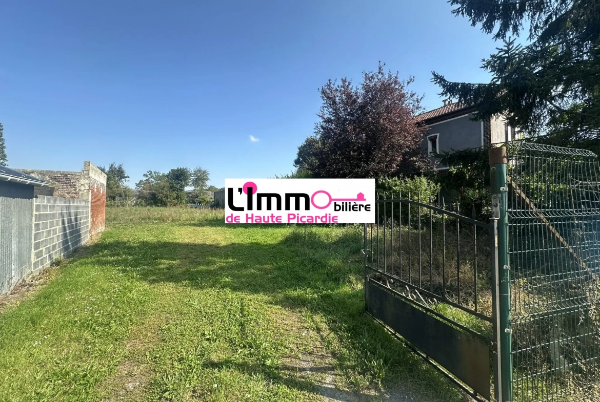Terrain à vendre à Le Quesnel - Grand terrain constructible de 3000 m² 