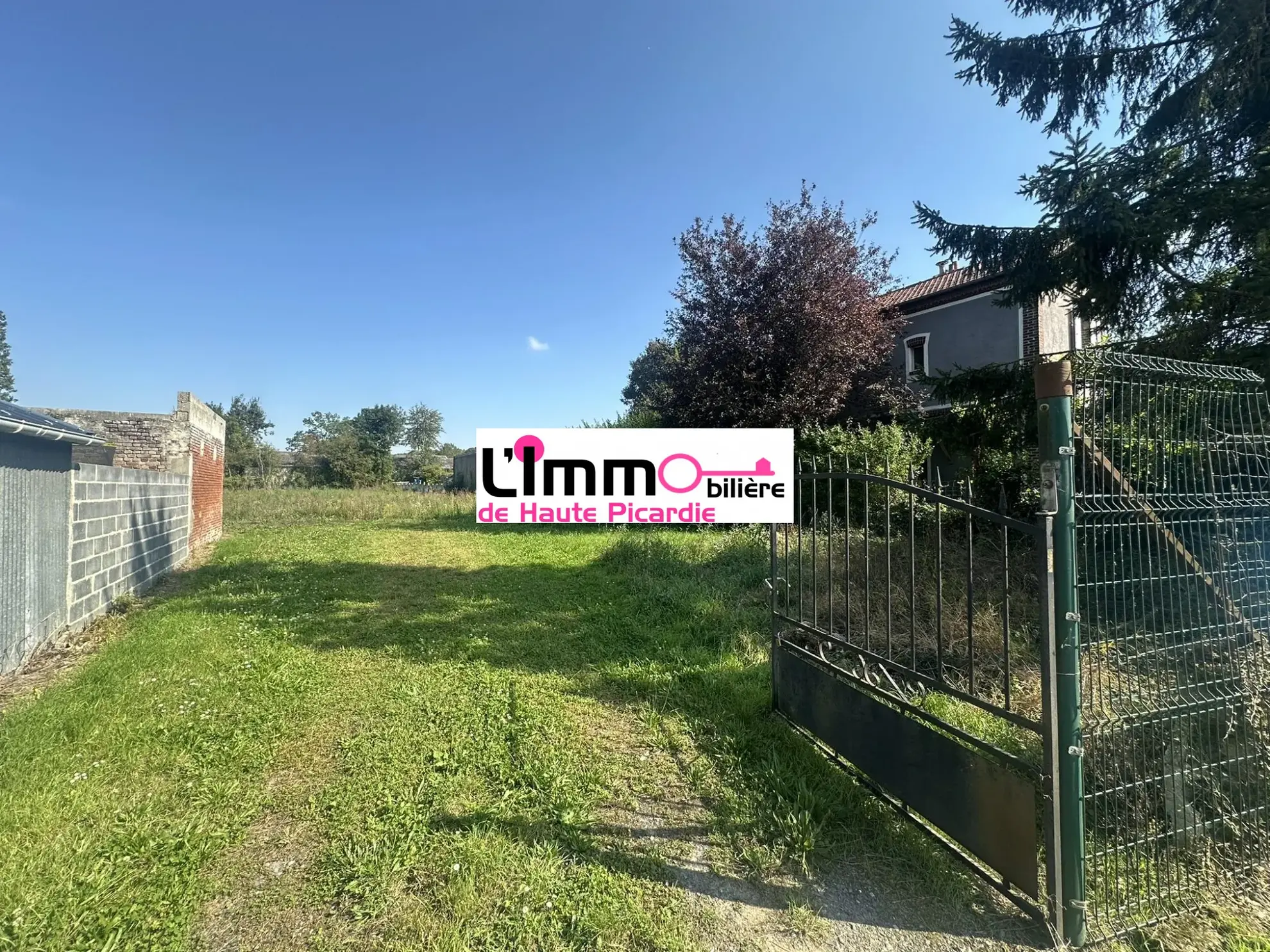 Terrain à vendre à Le Quesnel - Grand terrain constructible de 3000 m² 