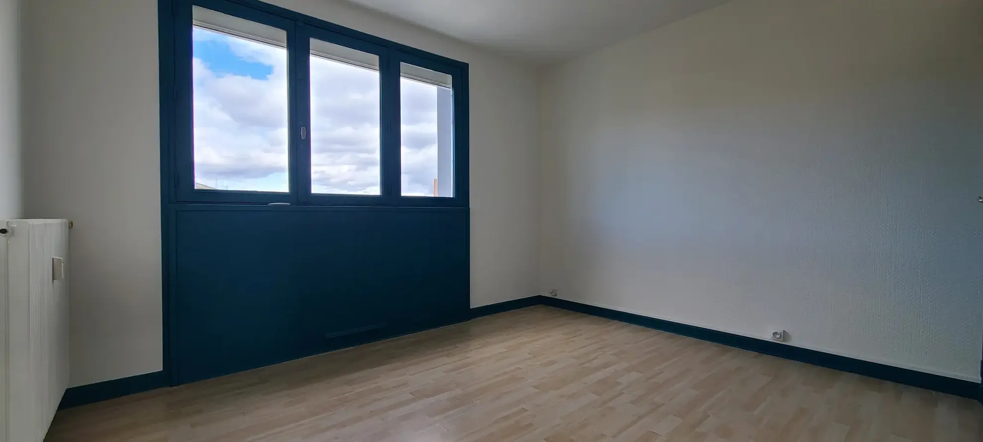 Appartement T4 rénové et spacieux à Clermont-Ferrand, proche centre-ville 