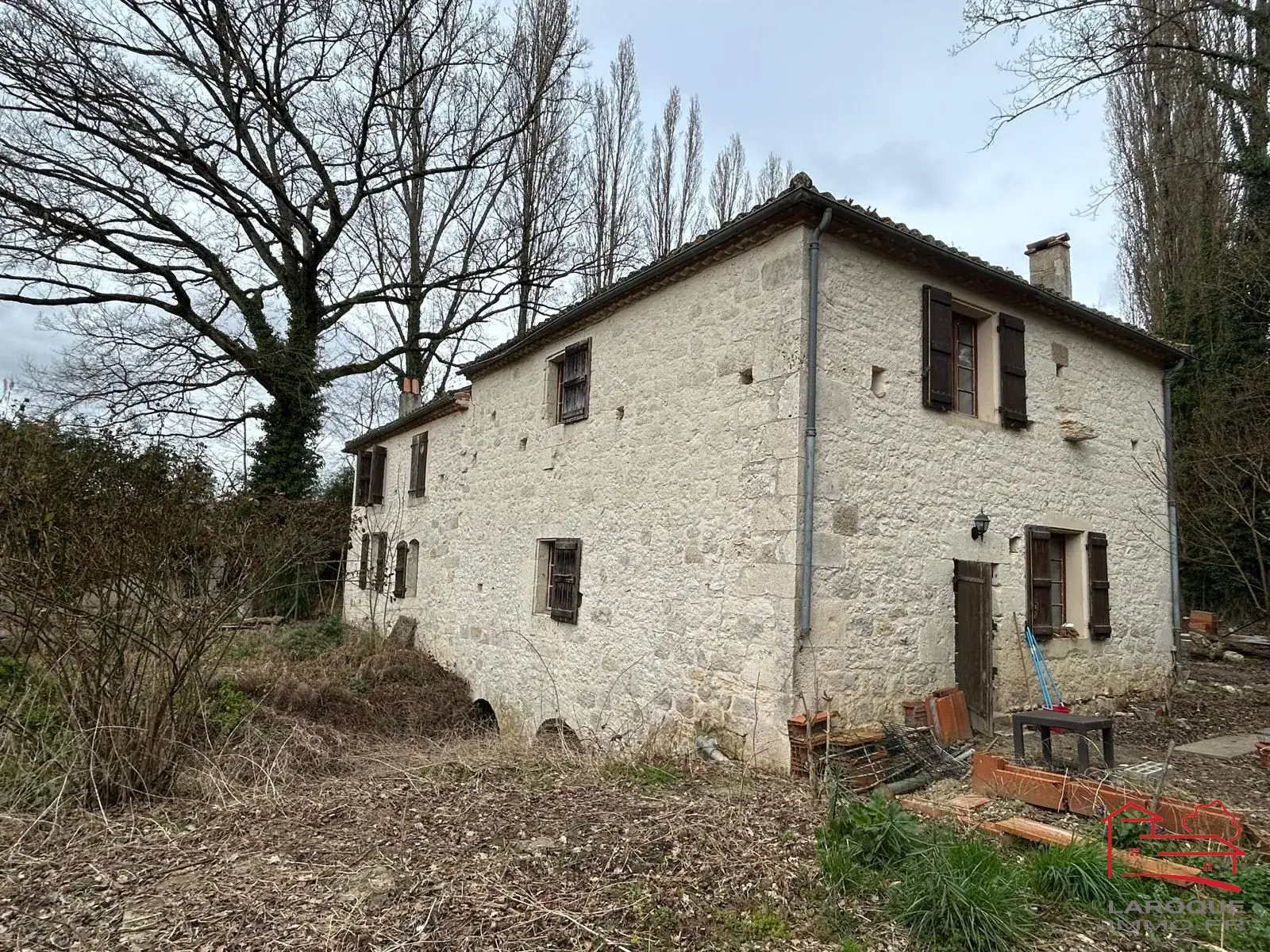 Ancien moulin en pierre à rénover à Dondas, proche Laroque Timbaut 