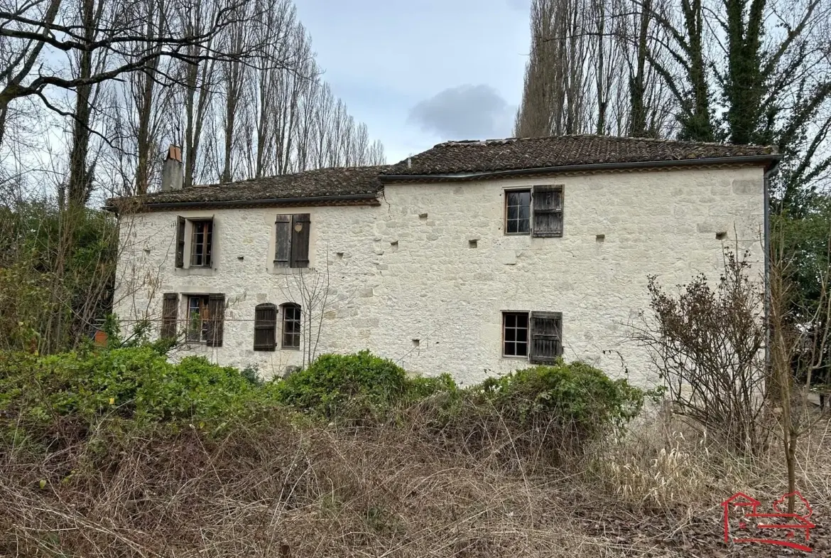 Ancien moulin en pierre à rénover à Dondas, proche Laroque Timbaut 