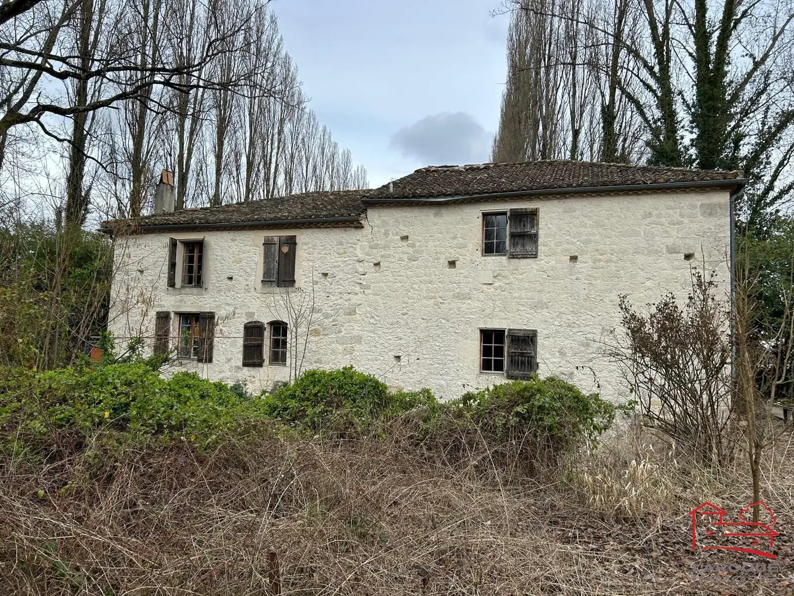 Ancien moulin en pierre à rénover à Dondas, proche Laroque Timbaut 