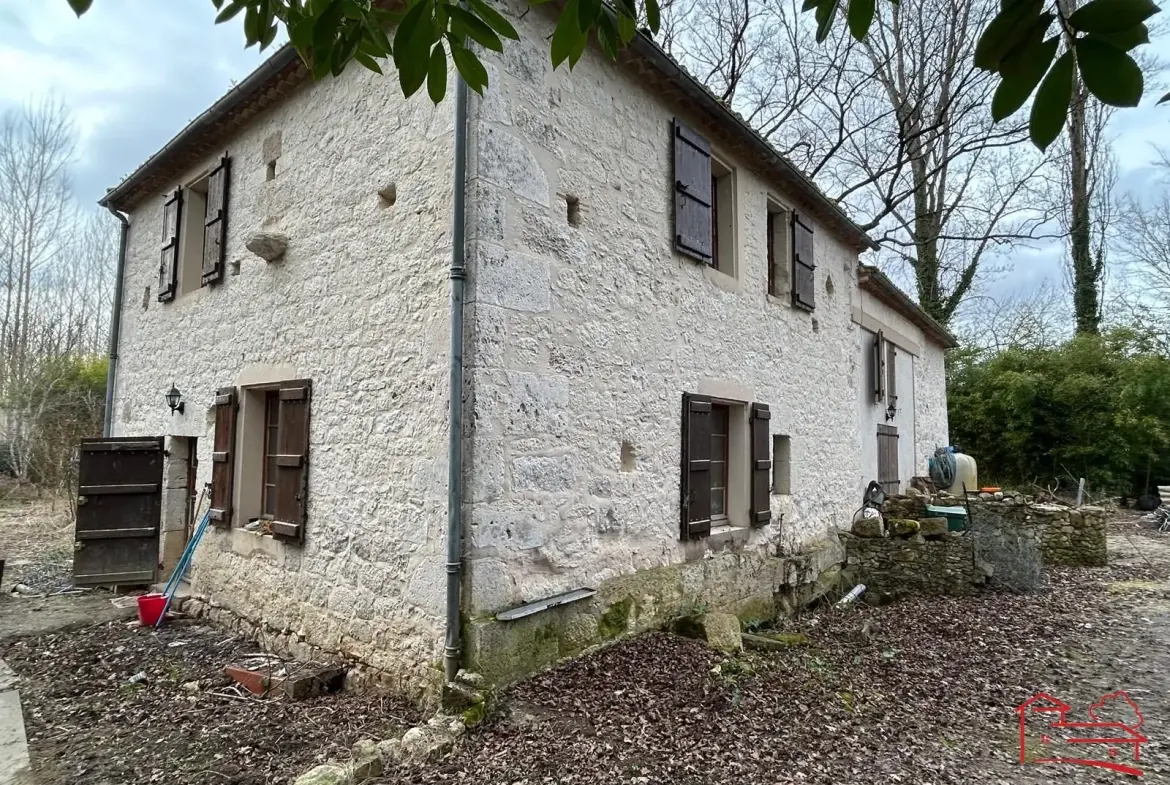 Ancien moulin en pierre à rénover à Dondas, proche Laroque Timbaut 