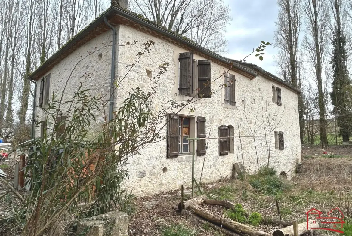 Ancien moulin en pierre à rénover à Dondas, proche Laroque Timbaut 
