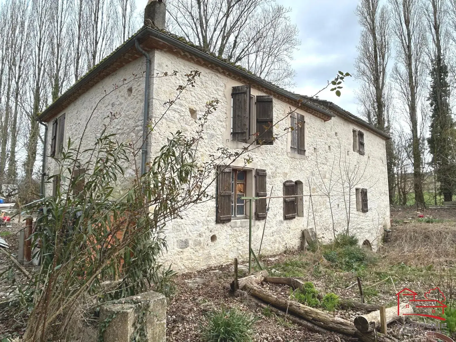 Ancien moulin en pierre à rénover à Dondas, proche Laroque Timbaut 