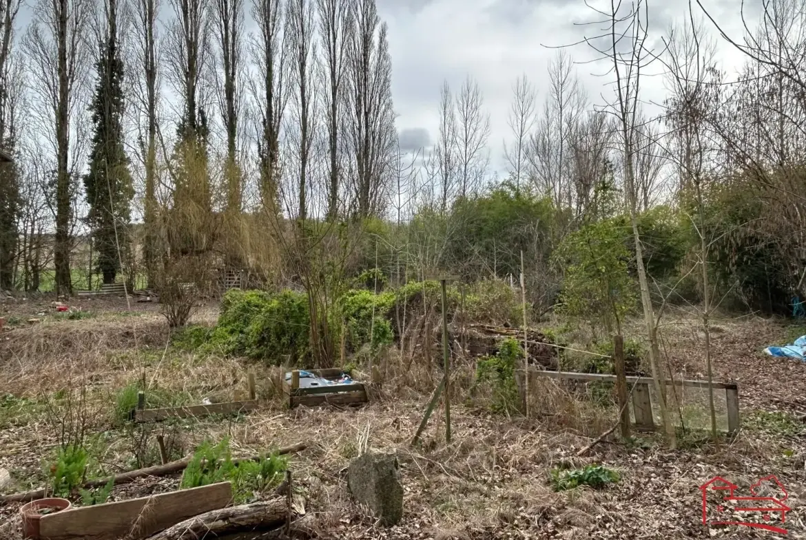 Ancien moulin en pierre à rénover à Dondas, proche Laroque Timbaut 