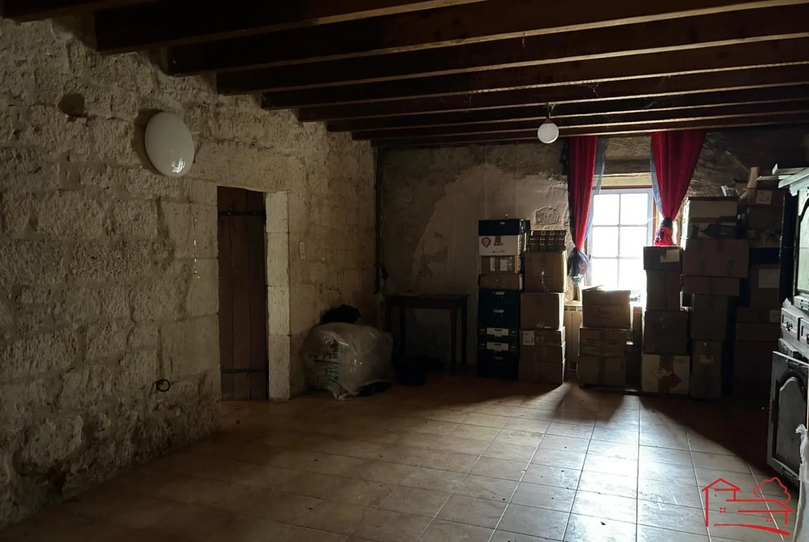Ancien moulin en pierre à rénover à Dondas, proche Laroque Timbaut 