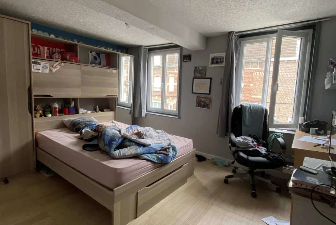 Maison avec commerce et habitation à Sailly-sur-la-Lys, investissement sûr 