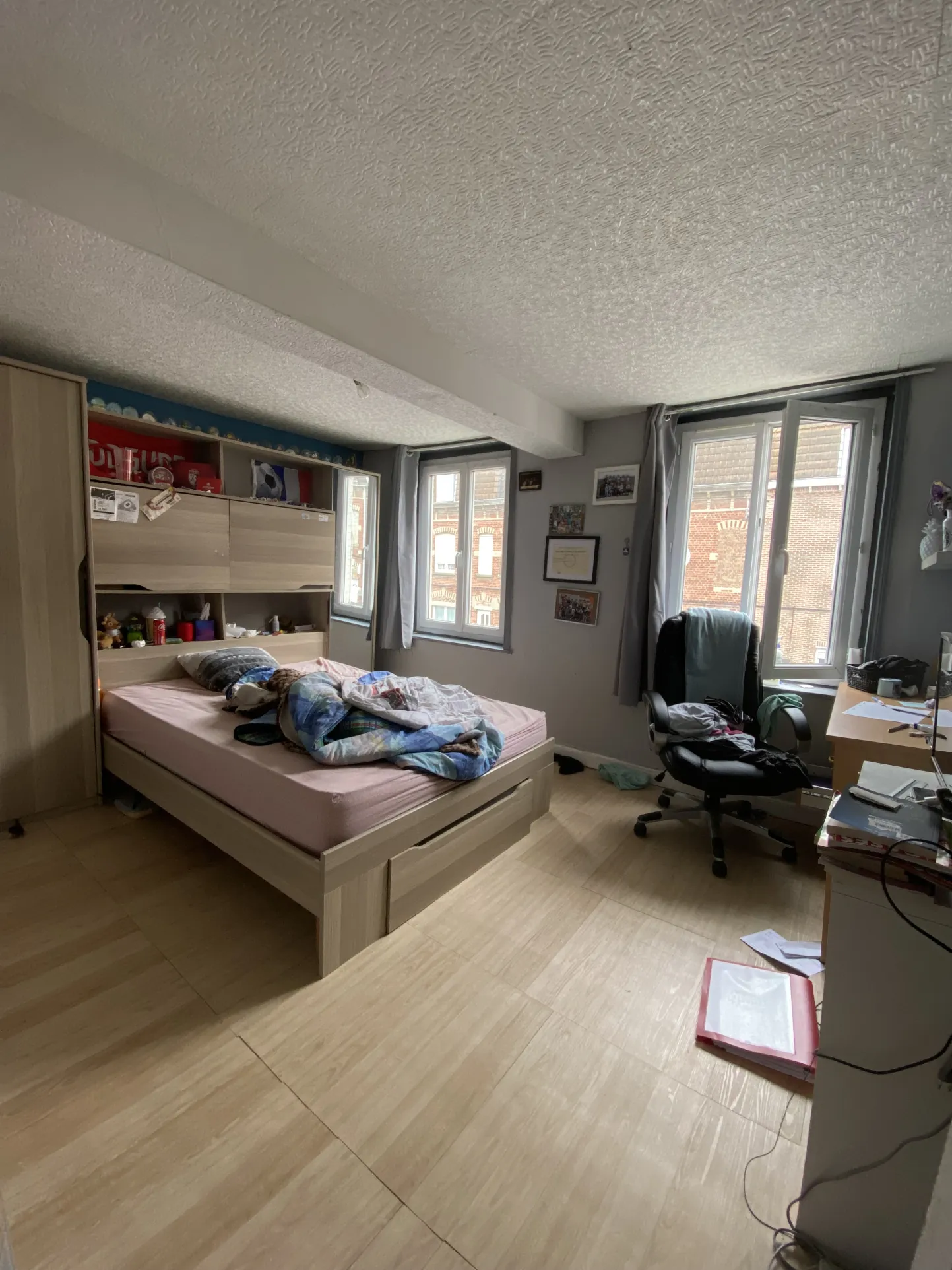 Maison avec commerce et habitation à Sailly-sur-la-Lys, investissement sûr 