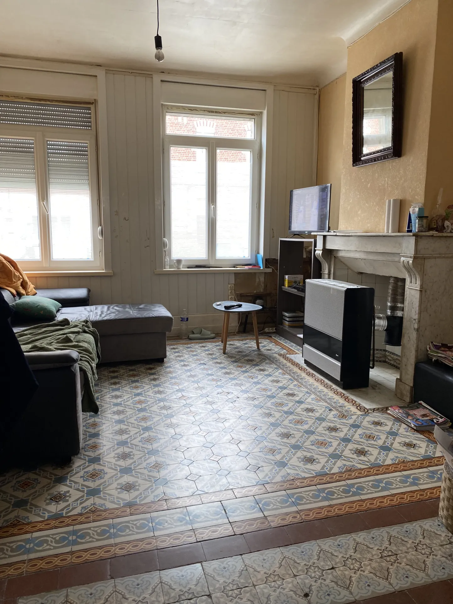 Maison avec commerce et habitation à Sailly-sur-la-Lys, investissement sûr 