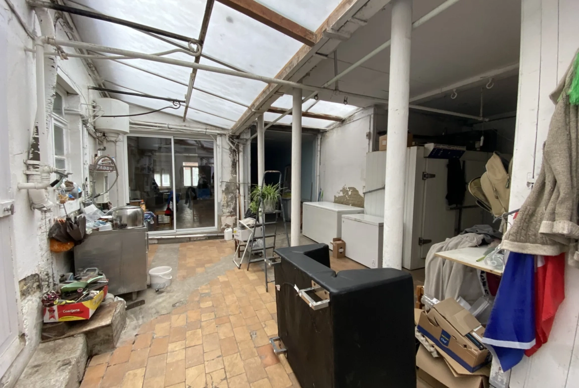 Maison avec commerce et habitation à Sailly-sur-la-Lys, investissement sûr 