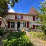 Maison de campagne rénovée avec dépendance et grand terrain à Verteillac