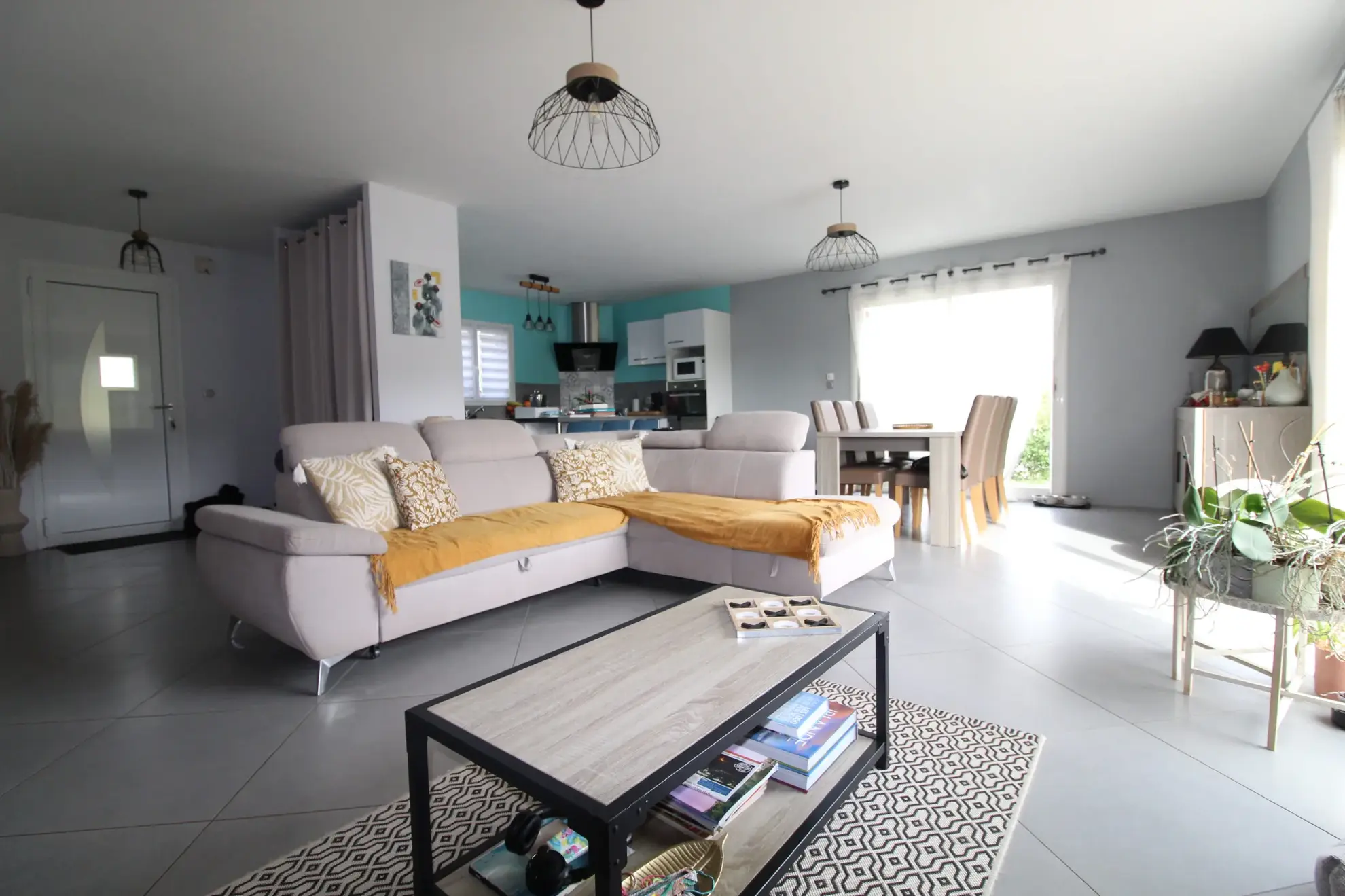 Villa T4 de 2013 avec garage, terrasse et prestations haut de gamme à Vabres l'Abbaye 