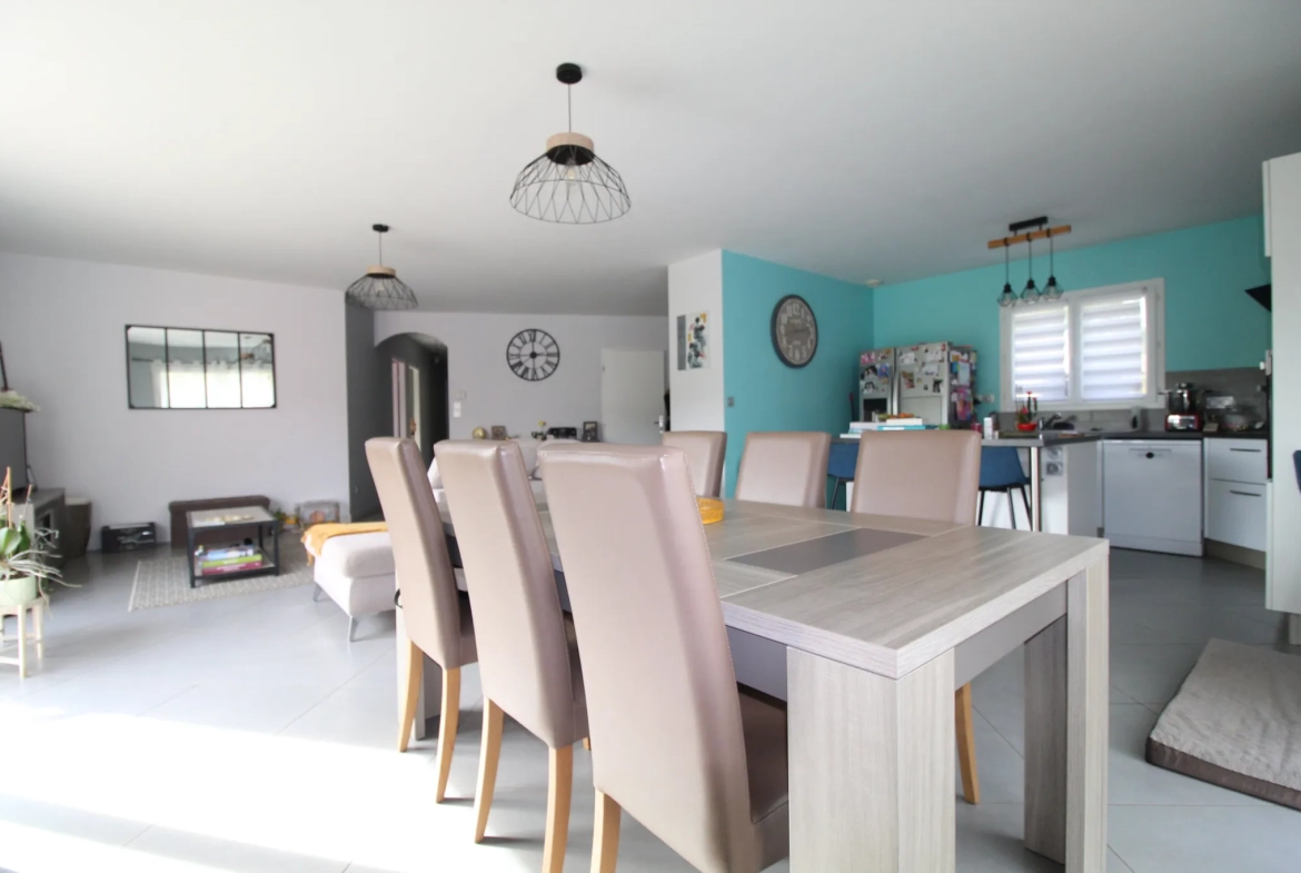 Villa T4 de 2013 avec garage, terrasse et prestations haut de gamme à Vabres l'Abbaye 
