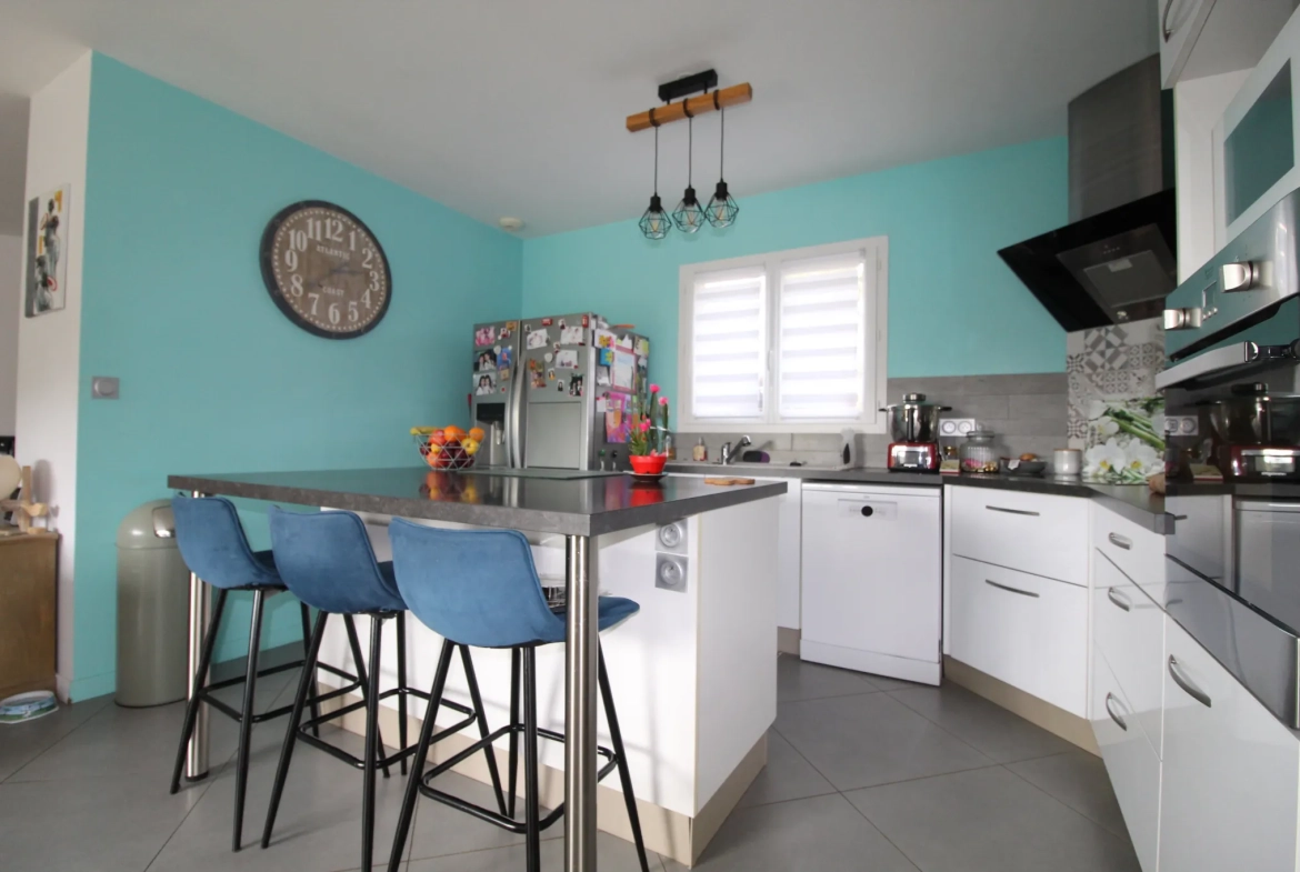 Villa T4 de 2013 avec garage, terrasse et prestations haut de gamme à Vabres l'Abbaye 