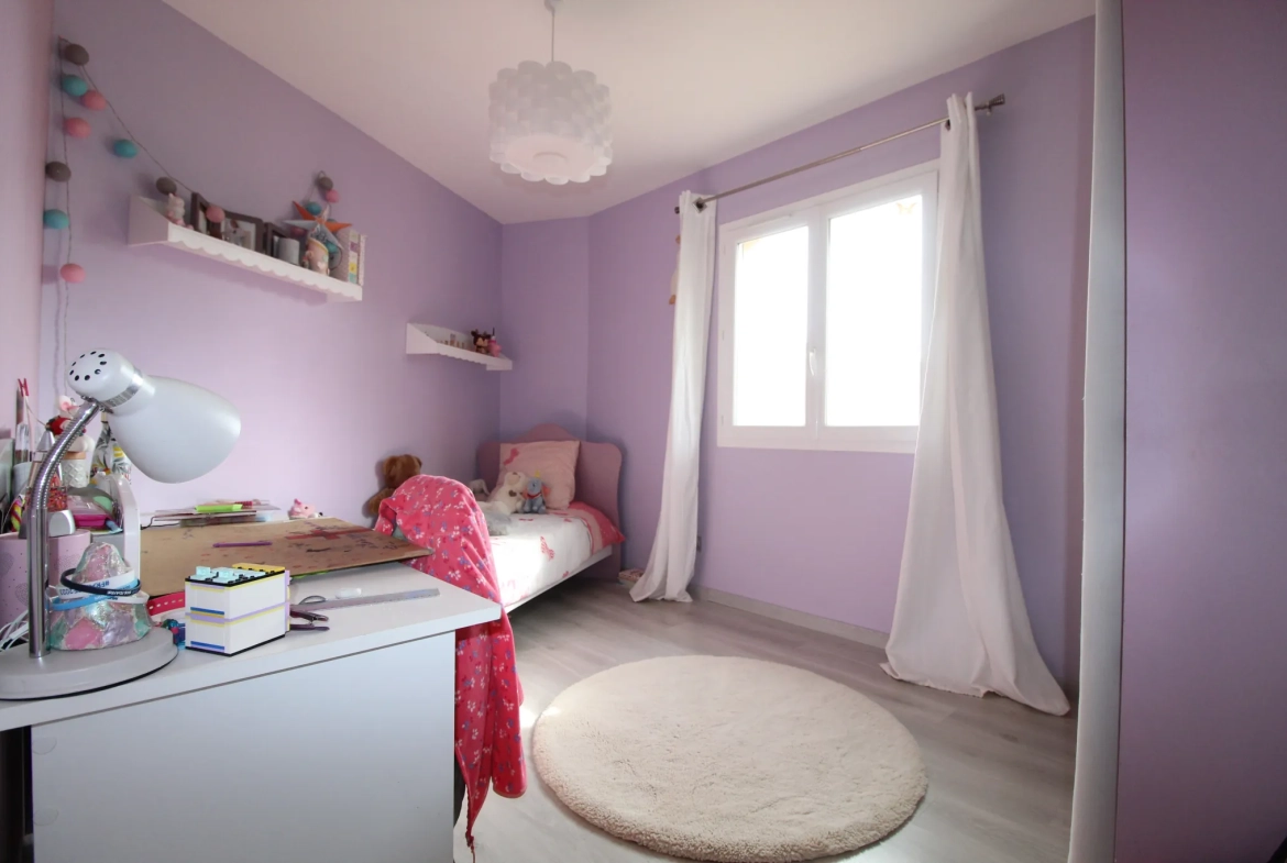 Villa T4 de 2013 avec garage, terrasse et prestations haut de gamme à Vabres l'Abbaye 
