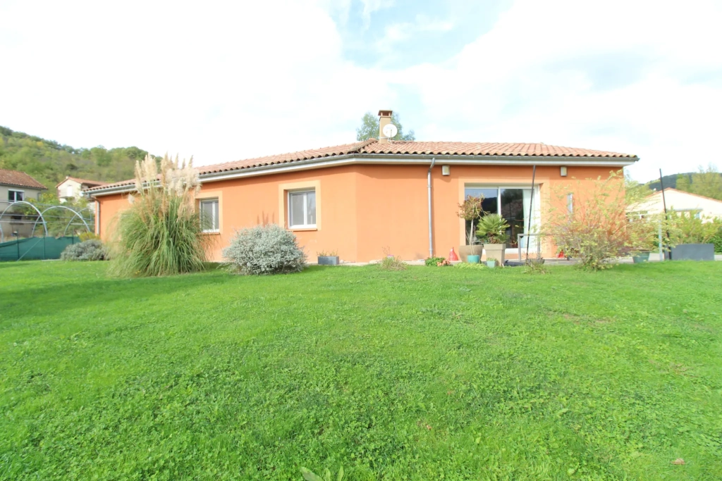 Villa T4 de 2013 avec garage, terrasse et prestations haut de gamme à Vabres l'Abbaye
