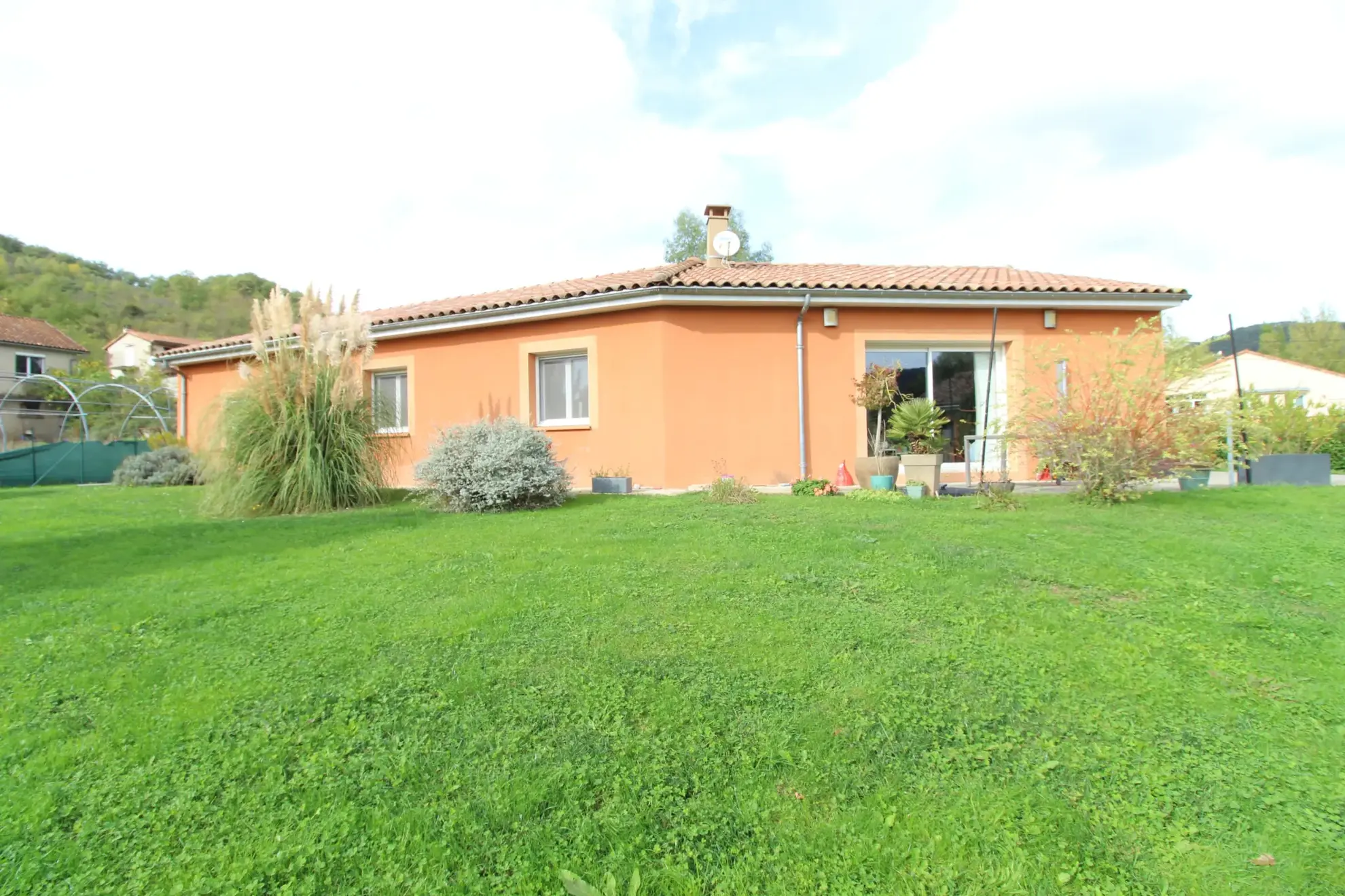 Villa T4 de 2013 avec garage, terrasse et prestations haut de gamme à Vabres l'Abbaye 