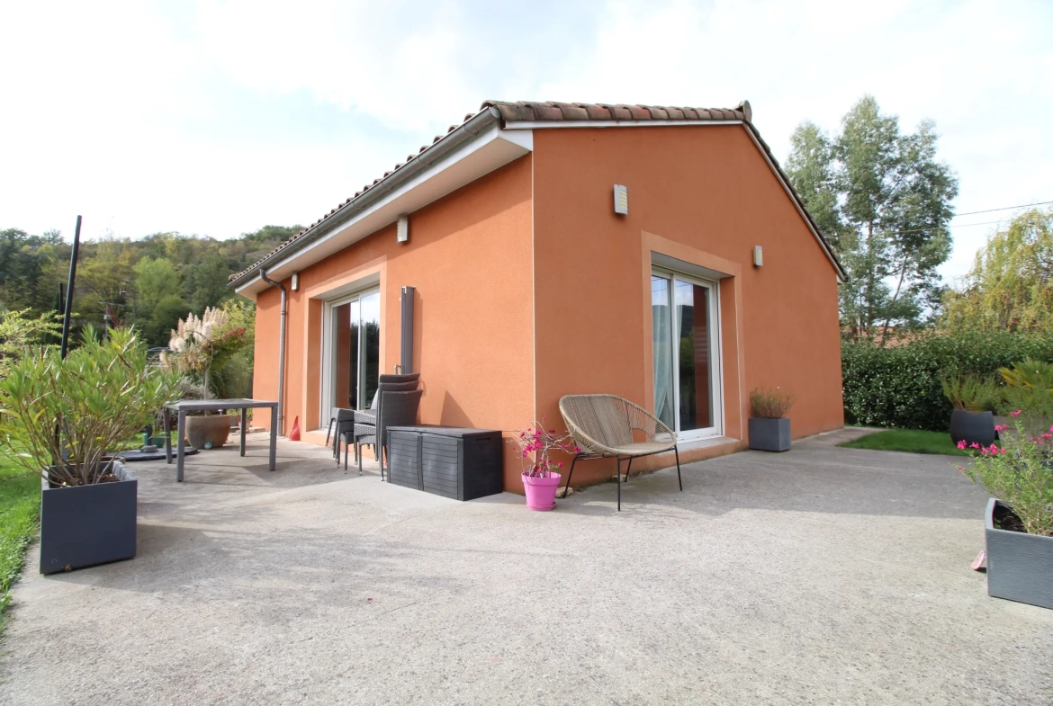 Villa T4 de 2013 avec garage, terrasse et prestations haut de gamme à Vabres l'Abbaye 
