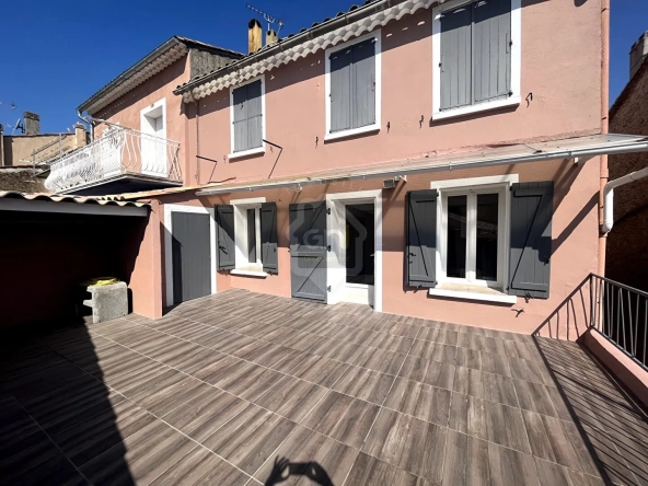 Appartement T4 rénové de 70 m² avec terrasse à Gonfaron