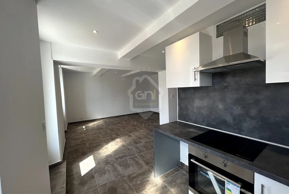 Appartement T4 rénové de 70 m² avec terrasse à Gonfaron 