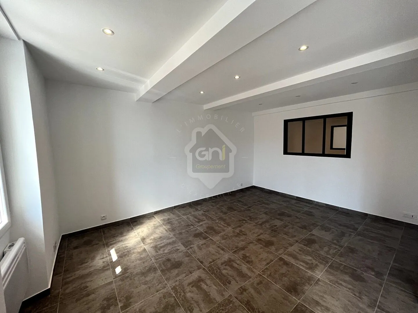 Appartement T4 rénové de 70 m² avec terrasse à Gonfaron 