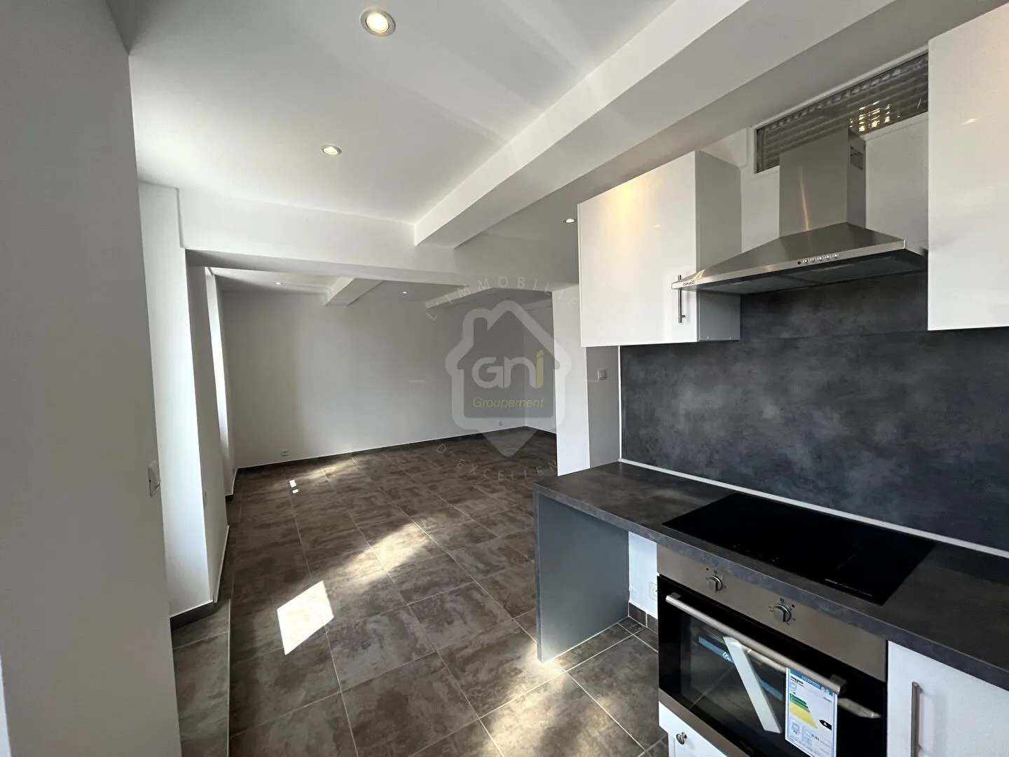 Appartement T4 rénové de 70 m² avec terrasse à Gonfaron 