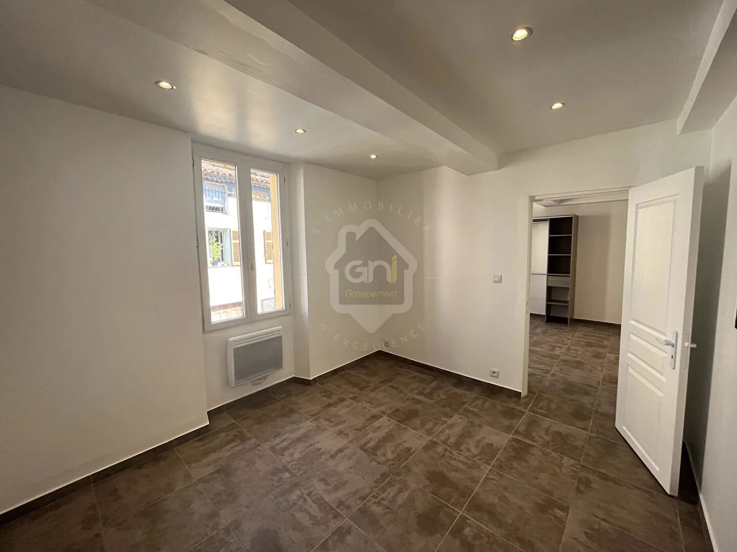 Appartement T4 rénové de 70 m² avec terrasse à Gonfaron 