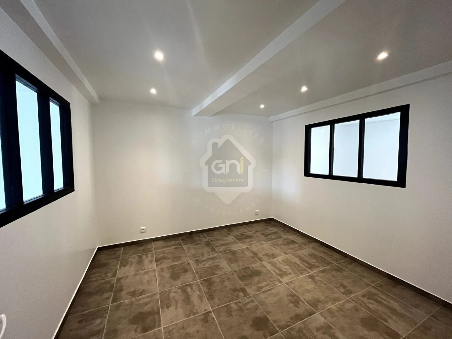Appartement T4 rénové de 70 m² avec terrasse à Gonfaron 