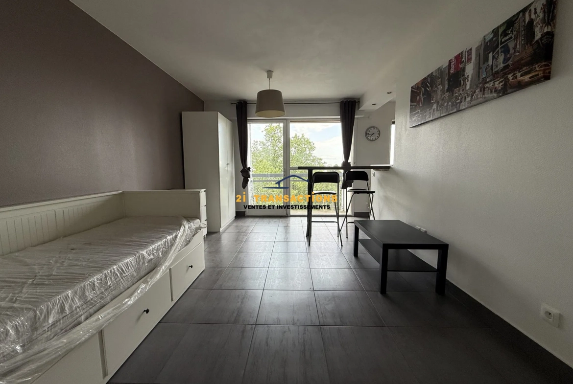 Superbe appartement T1 meublé avec balcon à vendre à Saint-Étienne 