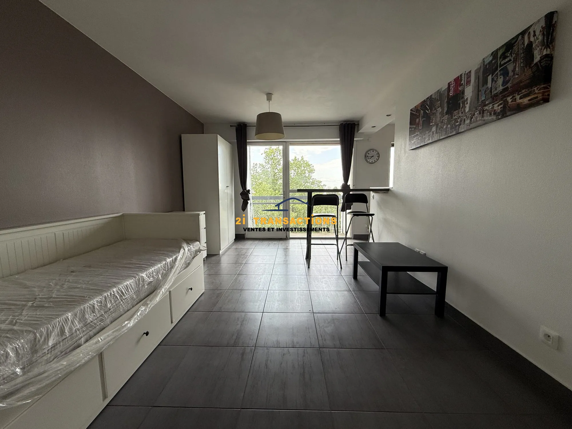 Superbe appartement T1 meublé avec balcon à vendre à Saint-Étienne 