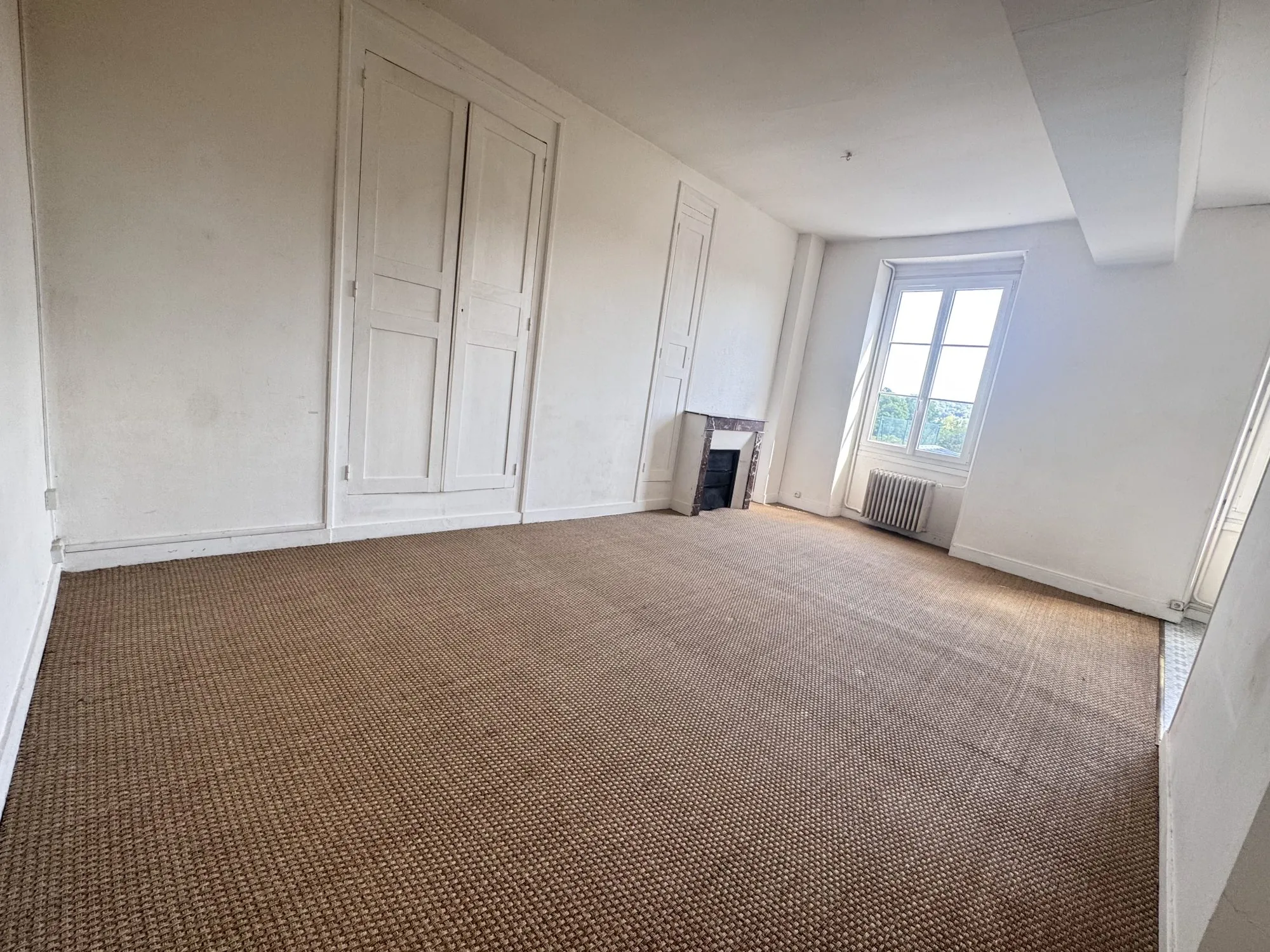 Appartement 2 pièces à vendre à Vic-sur-Aisne - Centre-ville, parking inclus 