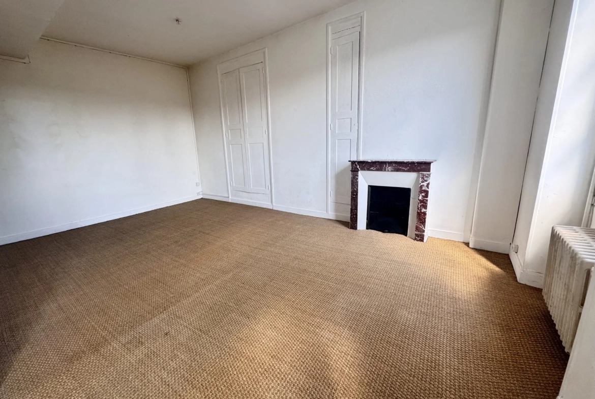 Appartement 2 pièces à vendre à Vic-sur-Aisne - Centre-ville, parking inclus 