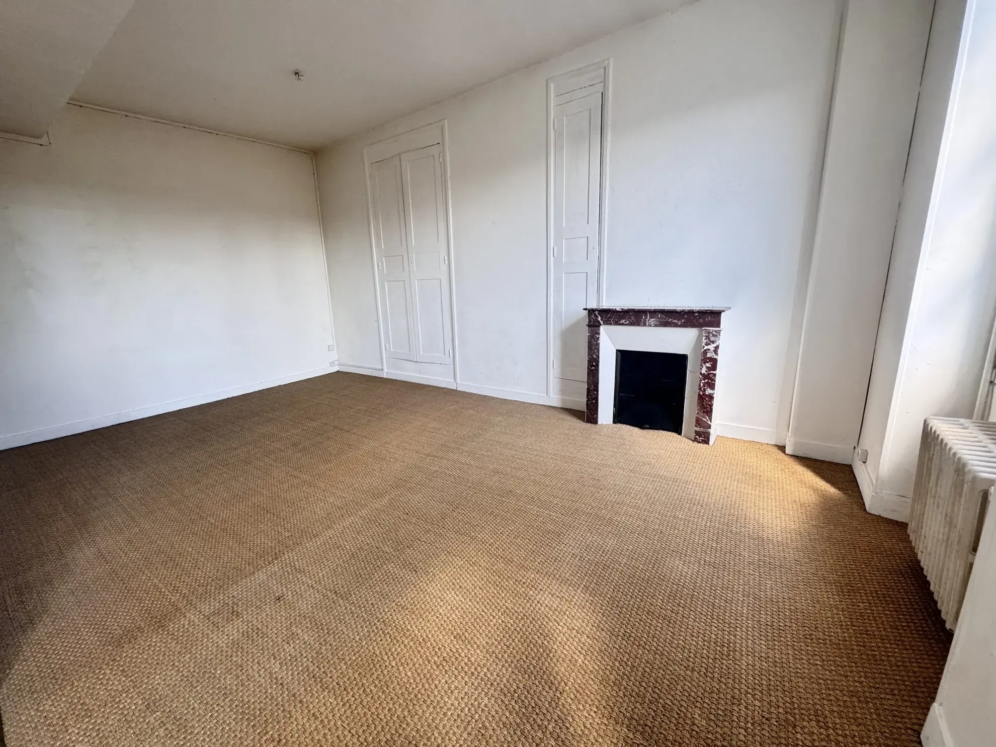 Appartement 2 pièces à vendre à Vic-sur-Aisne - Centre-ville, parking inclus 