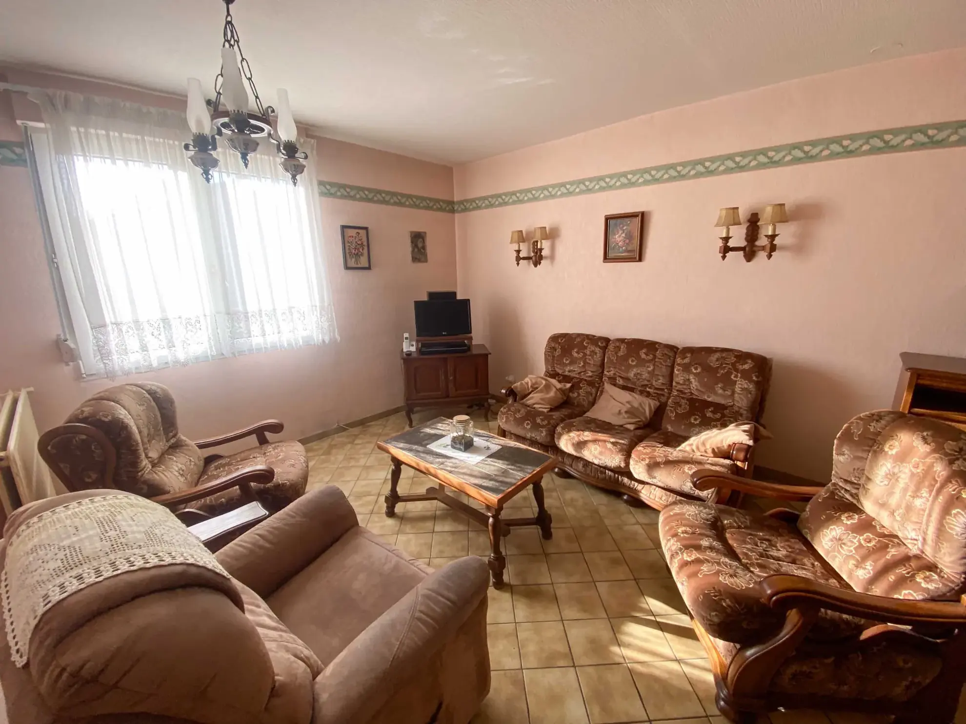 Maison semi-individuelle à Assevent avec jardin et garage, calme et lumineuse 