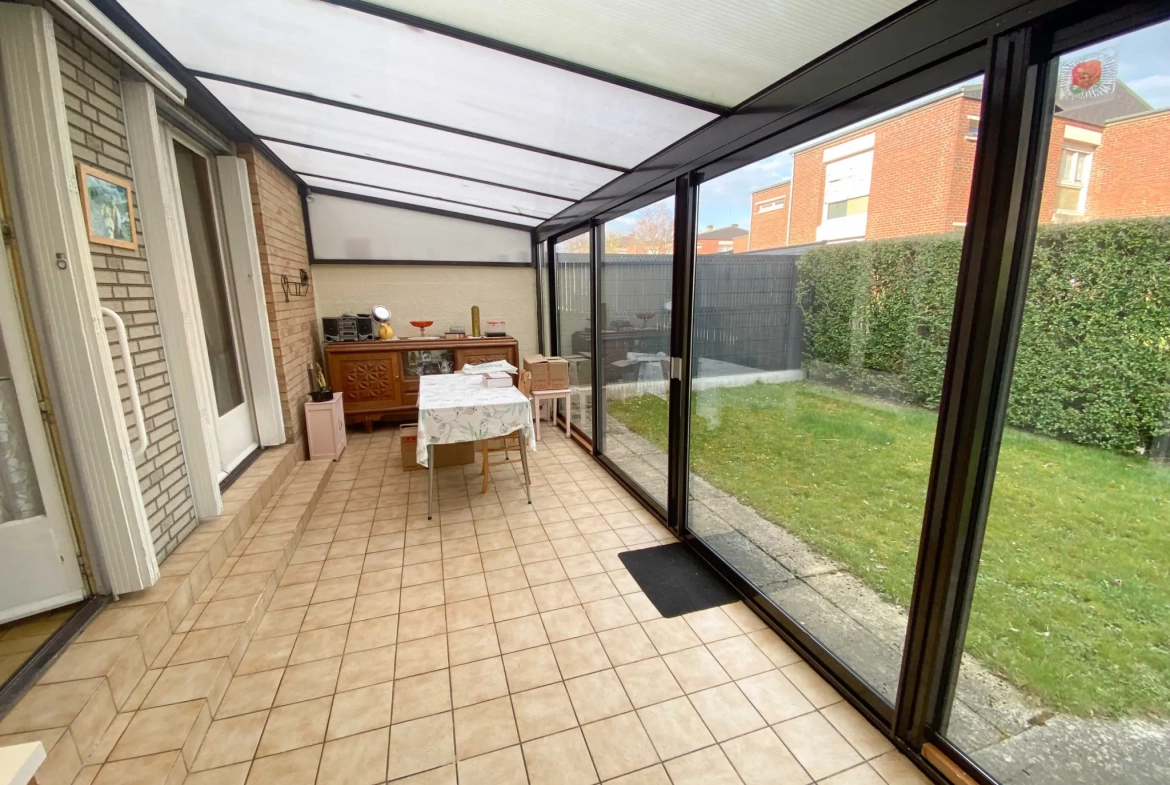 Maison semi-individuelle à Assevent avec jardin et garage, calme et lumineuse 