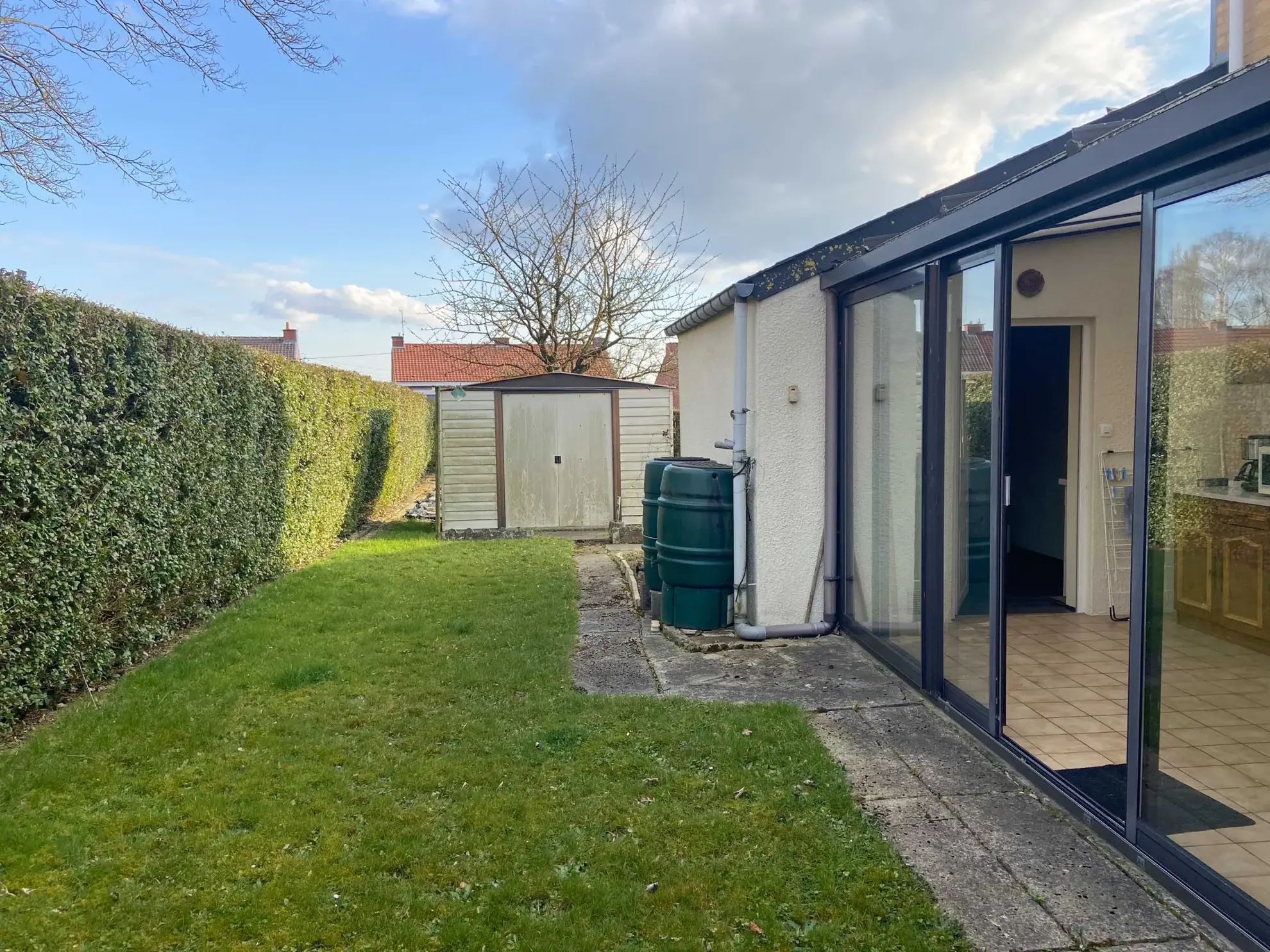 Maison semi-individuelle à Assevent avec jardin et garage, calme et lumineuse 