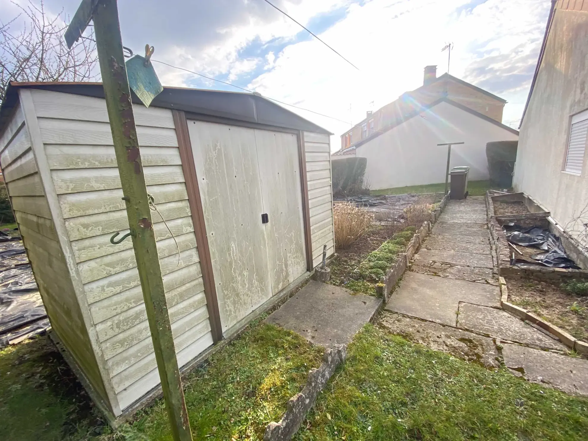 Maison semi-individuelle à Assevent avec jardin et garage, calme et lumineuse 
