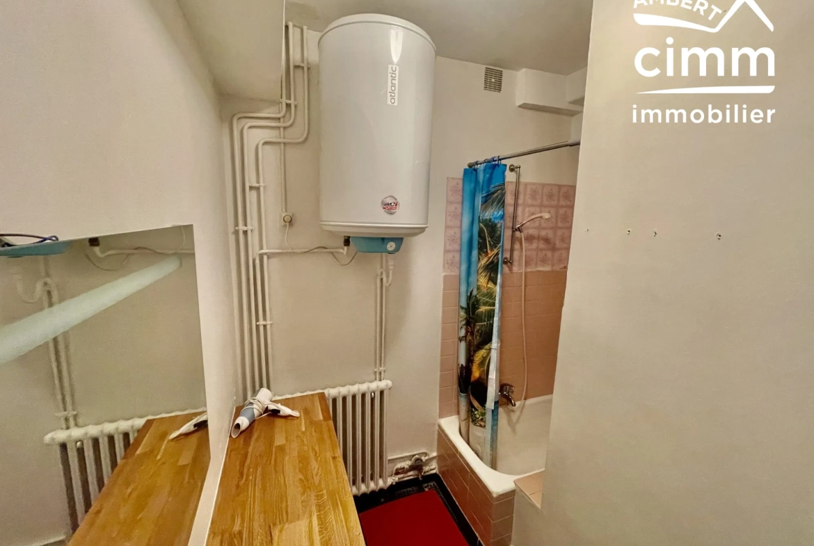 Appartement T3 à Ambert à rafraîchir, 2 chambres, prix attractif 48 000 € 