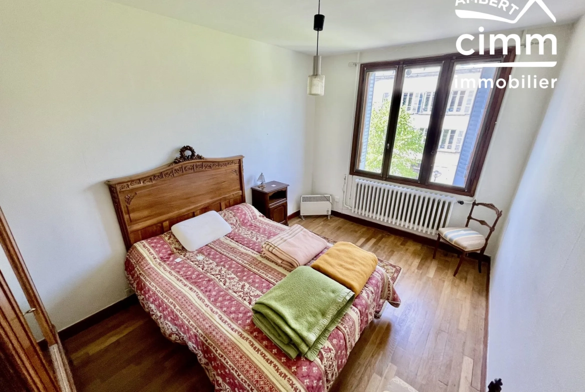 Appartement T3 à Ambert à rafraîchir, 2 chambres, prix attractif 48 000 € 