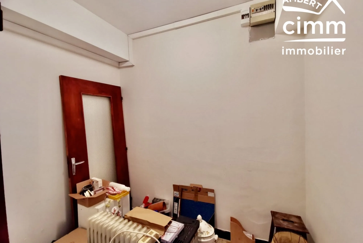 Appartement T3 à Ambert à rafraîchir, 2 chambres, prix attractif 48 000 € 