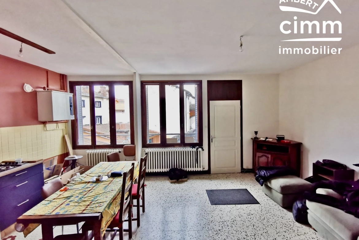 Appartement T3 à Ambert à rafraîchir, 2 chambres, prix attractif 48 000 € 
