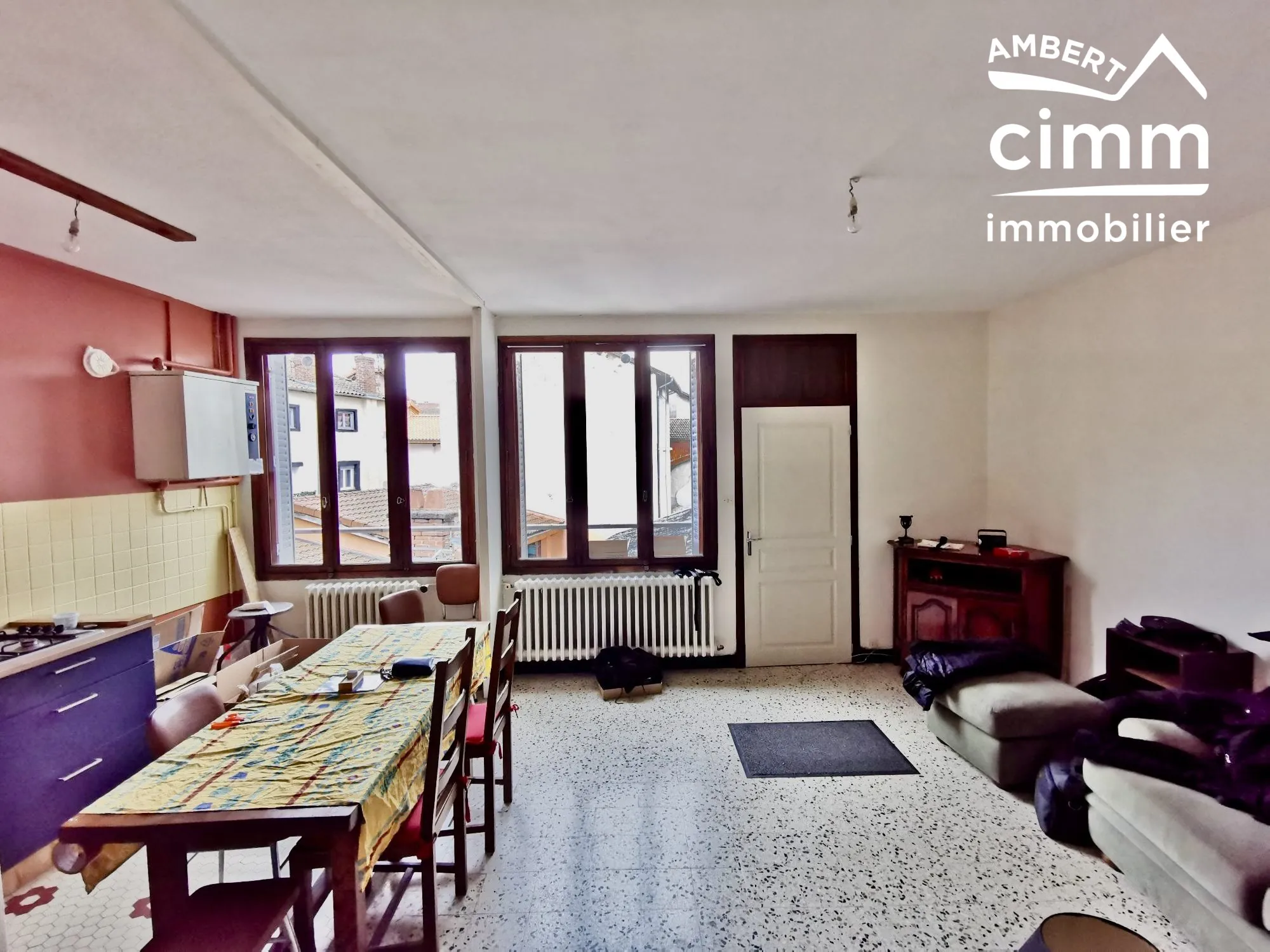 Appartement T3 à Ambert à rafraîchir, 2 chambres, prix attractif 48 000 € 