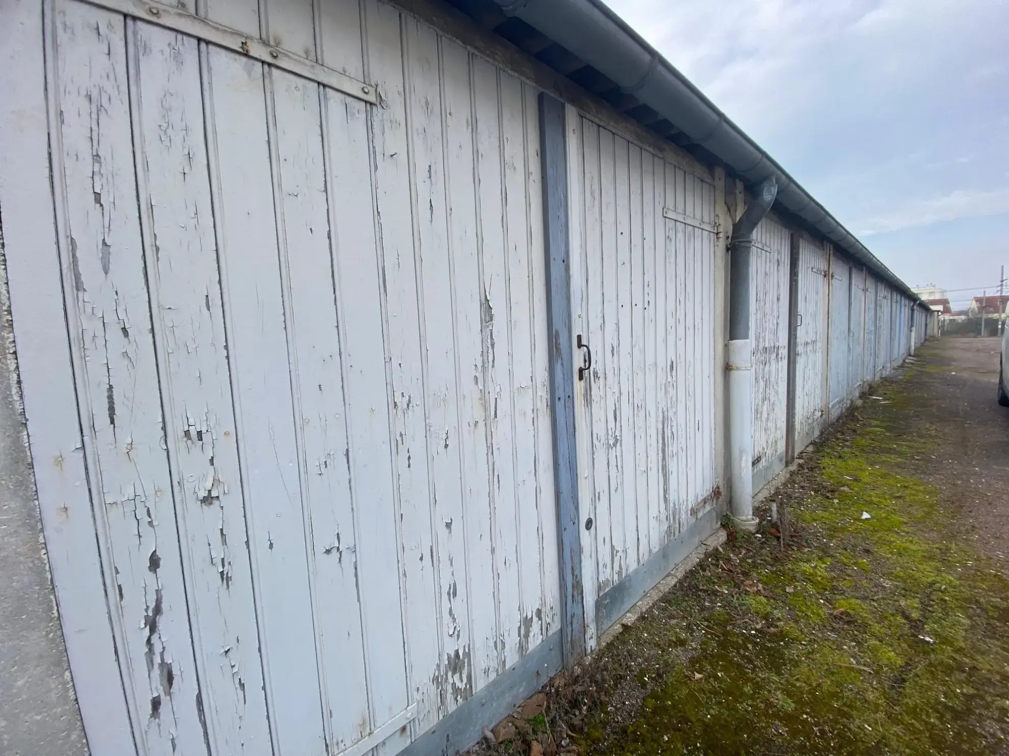 Garage aérien à vendre à Dijon dans résidence avec faibles charges 