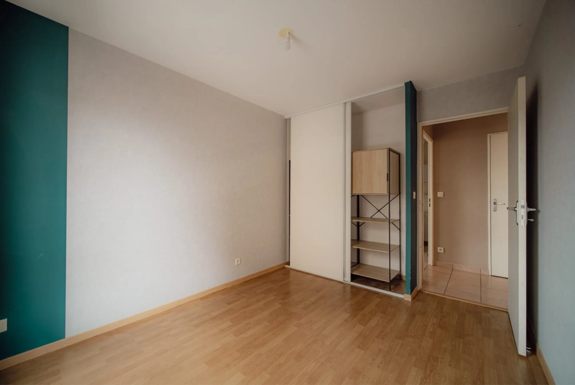 Appartement T3 avec balcon et stationnement à Riom 