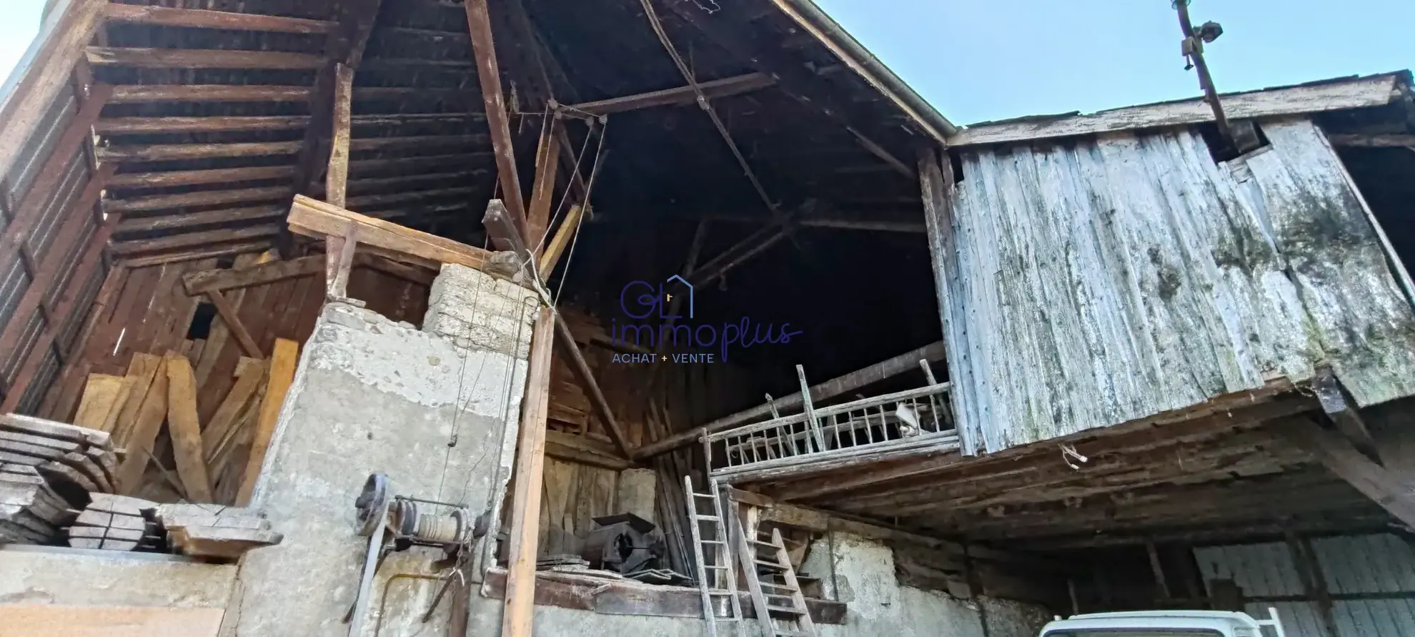 Grange à rénover à Gilly-sur-Isère - Projet immobilier ou résidentiel 
