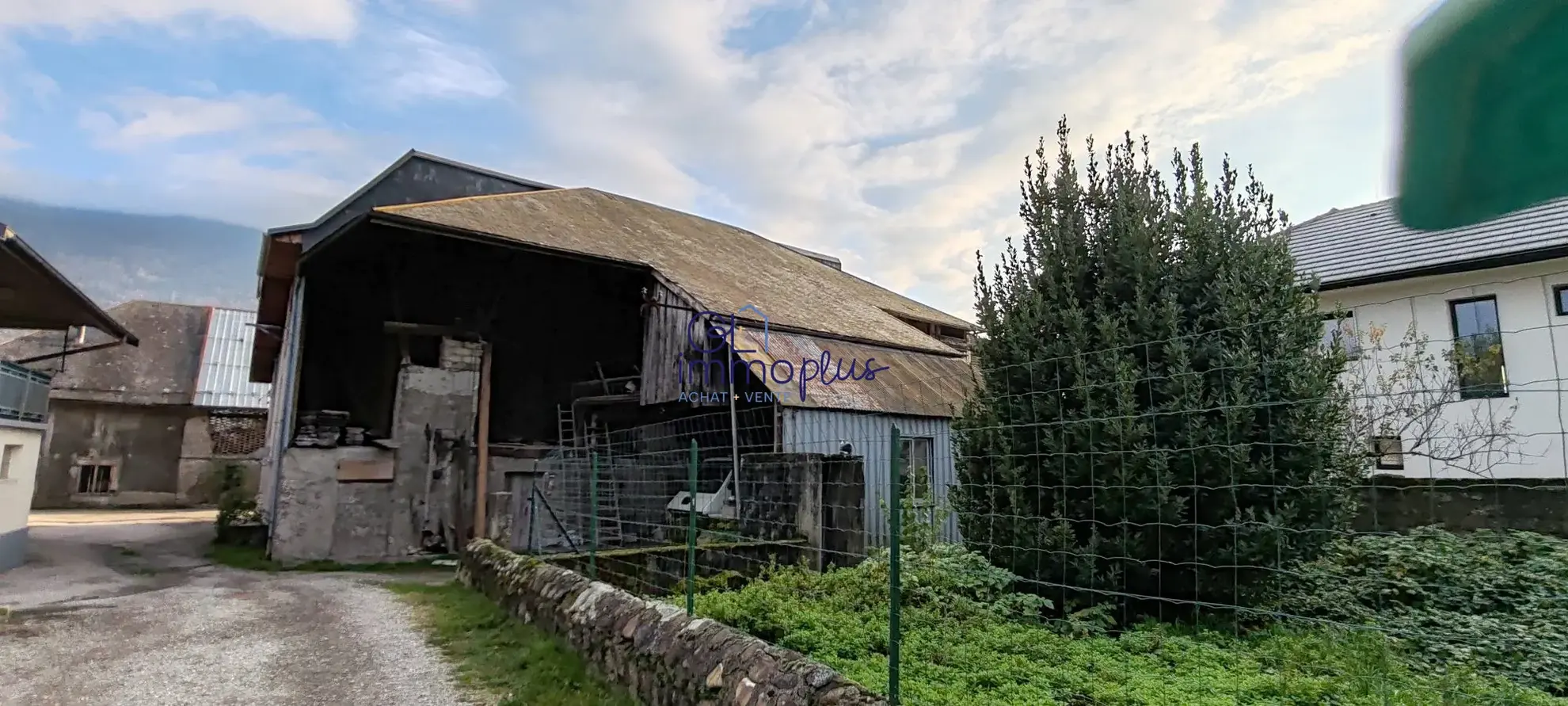 Grange à rénover à Gilly-sur-Isère - Projet immobilier ou résidentiel 