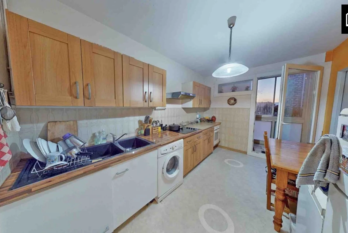 Appartement 4 pièces avec balcon à Mulhouse, proche commodités 
